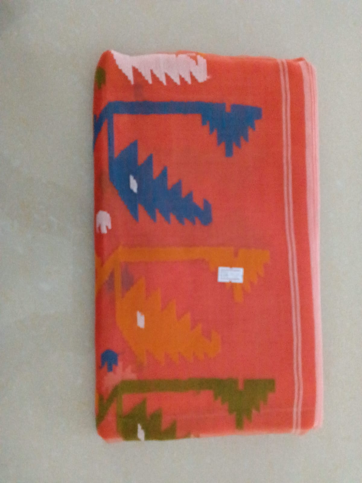 Coral Peach Geometric Pattern Saree - Image 4