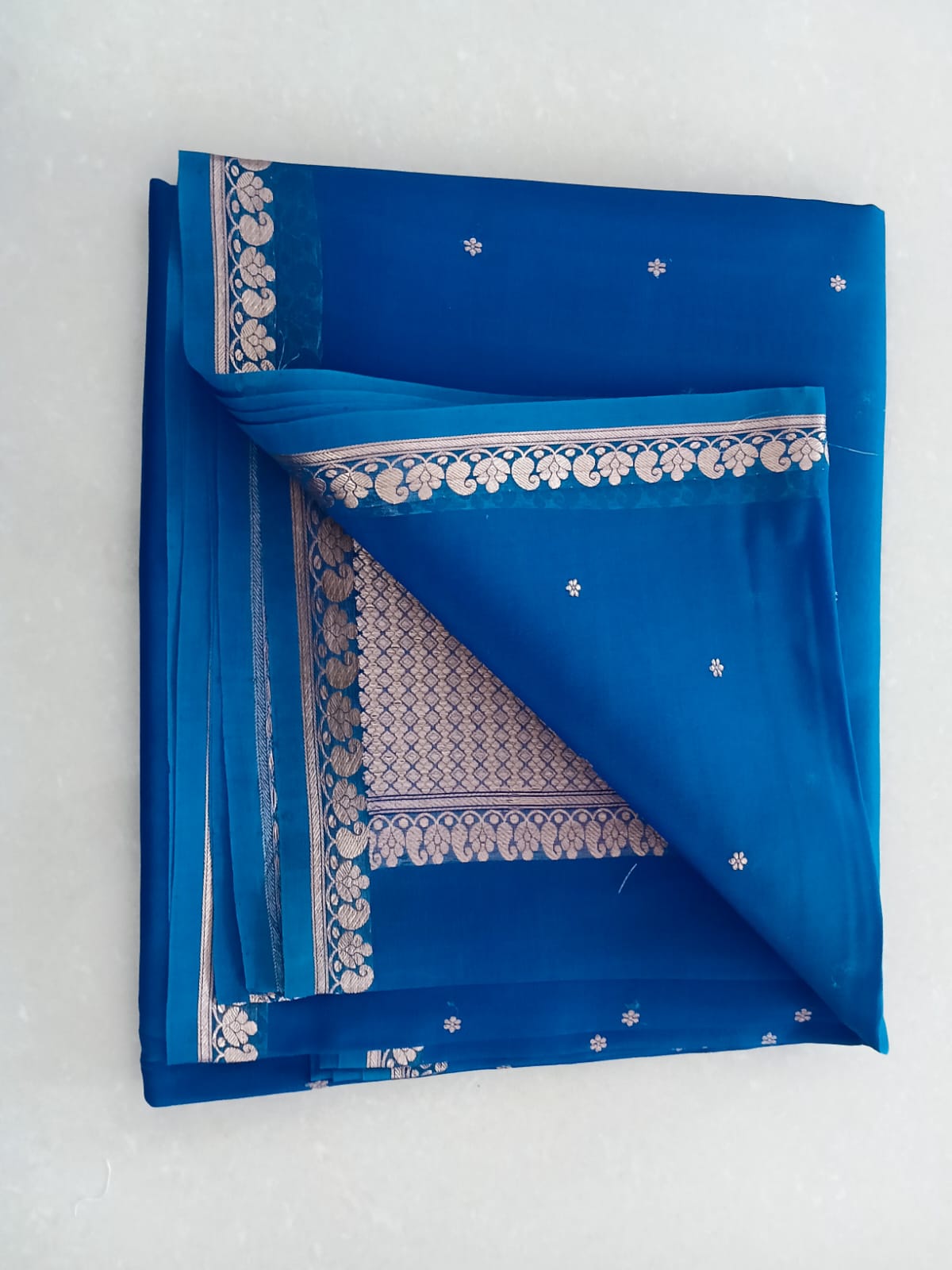 Kora Banarasi Saree - Image 10