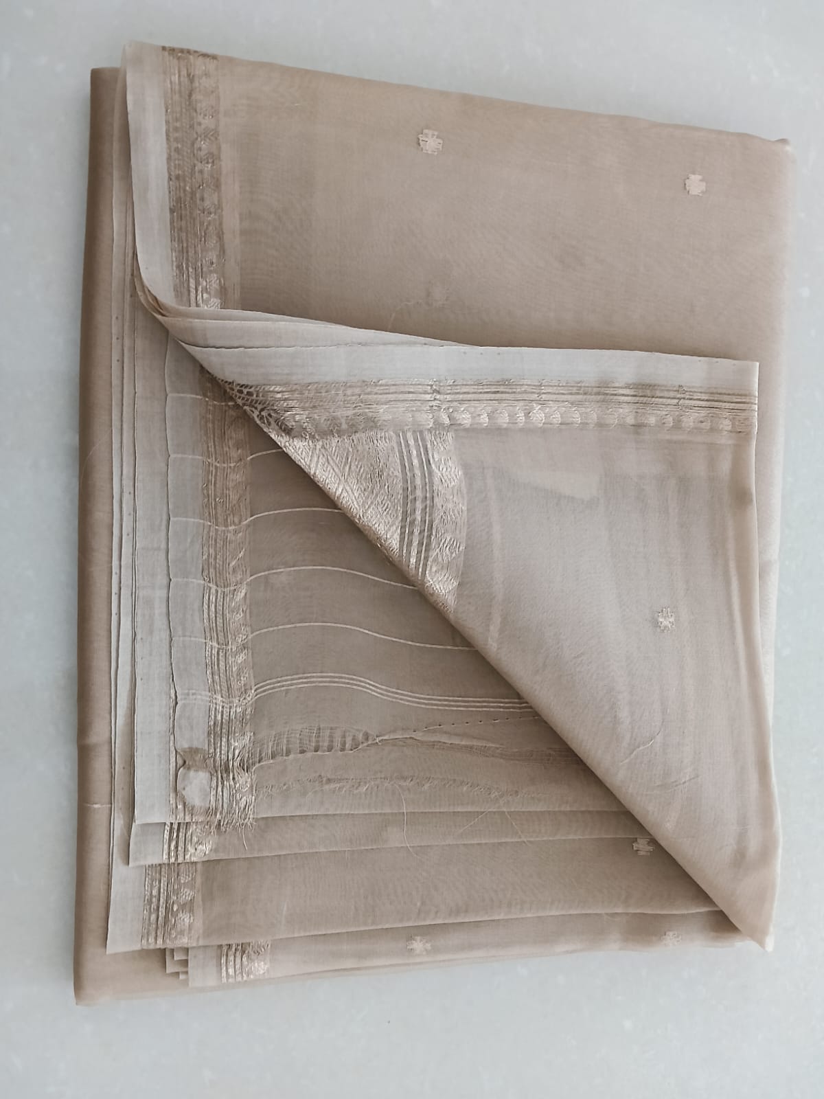 Kora Banarasi Saree - Image 11