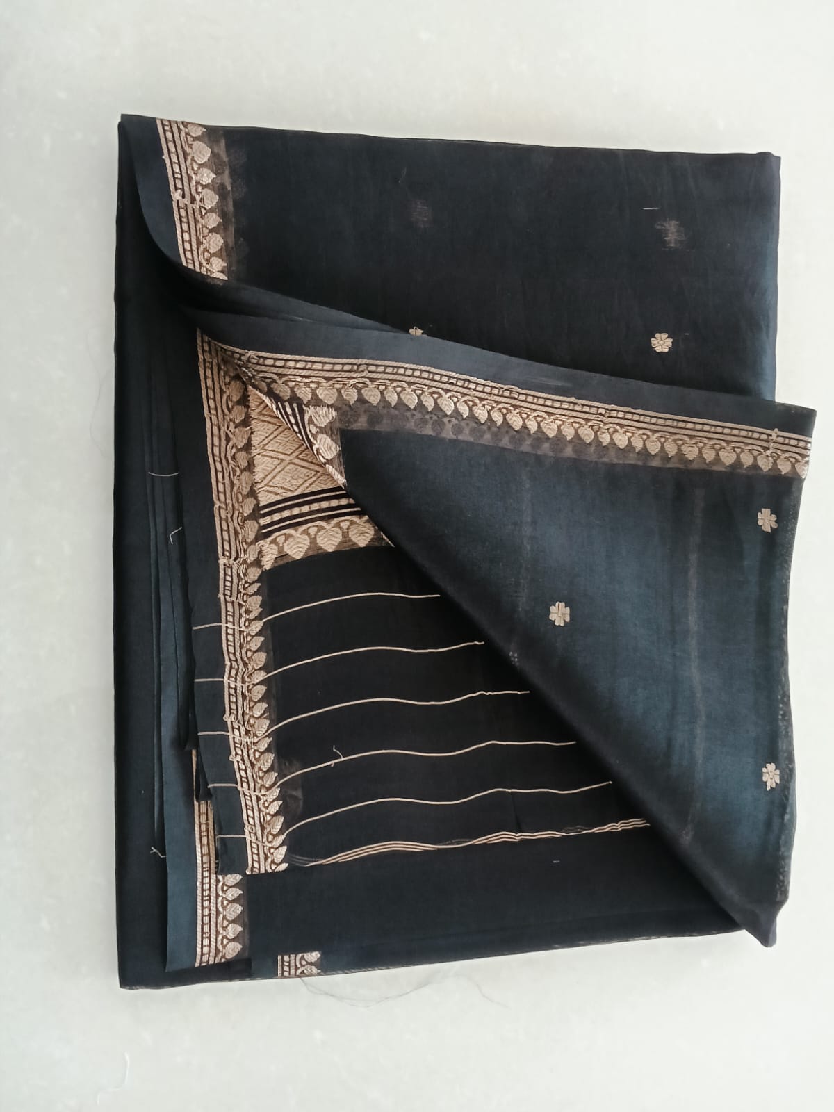 Kora Banarasi Saree - Image 9
